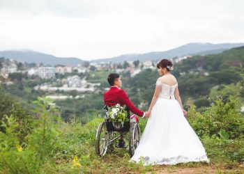 Chuyện tình cảm động