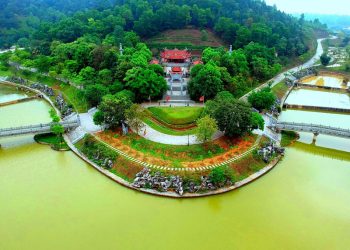 Đền Quốc tổ Lạc Long Quân