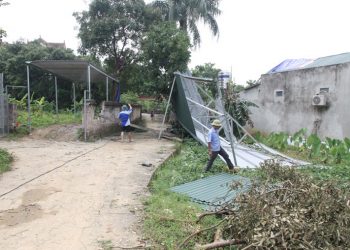 Dông lốc gây nhiều thiệt hại về tài sản cho người dân Phú Thọ