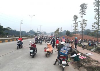 Thị xã Phú Thọ cần sớm xóa bỏ chợ cóc náo loạn đường dẫn vào cao tốc Hà Nội – Lào Cai