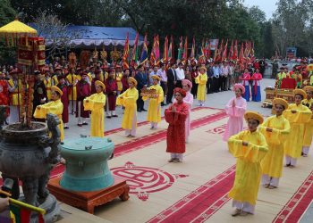 Khai hội Đền Tổ Mẫu Âu Cơ 2019 với sự tham gia của hàng nghìn du khách