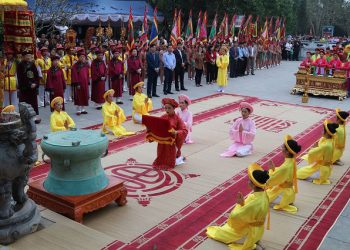 Khai hội Đền Tổ Mẫu Âu Cơ 2019 với sự tham gia của hàng nghìn du khách