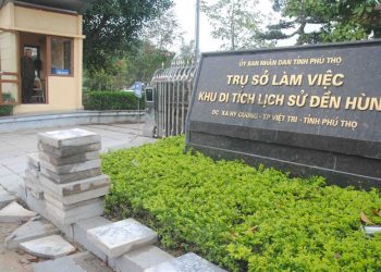 Đền Hùng thay hơn 10.000 m2 đá xanh chuẩn bị cho Lễ hội 2019