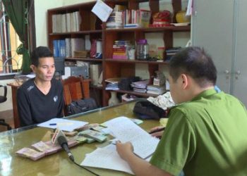 Lời khai của nghi phạm một tay dao, một tay súng nhựa vào ngân hàng cướp hơn 500 triệu đồng