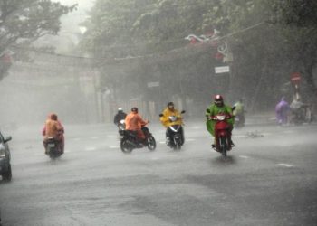 Bắc Bộ sắp đón mưa lớn, Trung Bộ tiếp tục nắng nóng trên 38 độ C