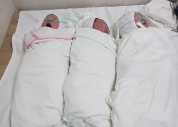 Đỡ đẻ thành công cho sản phụ mang tam thai ở Phú Thọ