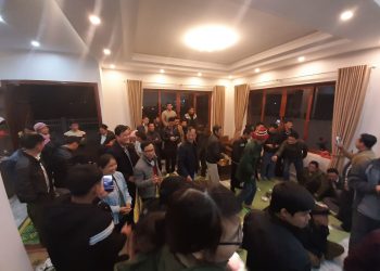 Không khí ăn mừng chiến thắng tưng bừng tại nhà cầu thủ Hà Đức Chinh