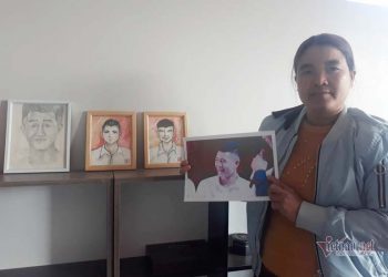 Mẹ Hà Đức Chinh rơi nước mắt nói về lúc khó khăn của con trai