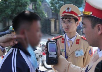 CSGT huy động tối đa lực lượng xử phạt tài xế vi phạm nồng độ cồn trong 7 ngày Tết