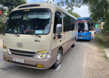 Xe dù Phú Thọ – Hà Nội cạnh tranh bằng… hơi cay