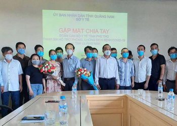 Đoàn Y – Bác sĩ tình nguyện Phú Thọ chia tay Quảng Nam sau hơn 1 tháng “chia lửa” chống Covid-19