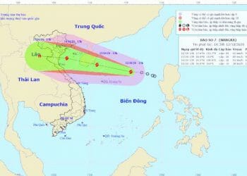 Áp thấp nhiệt đới trên Biển Đông đã mạnh lên thành bão số 7 đang tiến vào Việt Nam