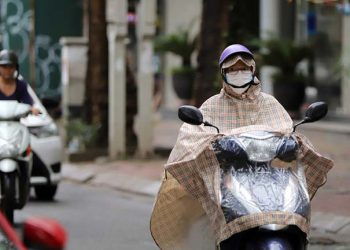 Miền Bắc sắp đón Gió mùa Đông Bắc mạnh, gây mưa rào, nền nhiệt giảm sâu