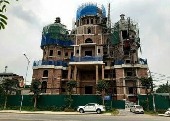 Đại gia xăng dầu Phú Thọ chịu chi nghìn tỷ xây lâu đài lớn nhất Việt Nam