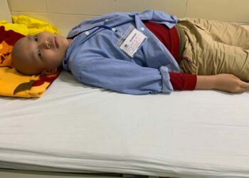 Cậu bé 15 tuổi ở Phú Thọ mắc ung thư hạch vẫn mong sớm đi làm kiếm tiền trả nợ cho bố mẹ