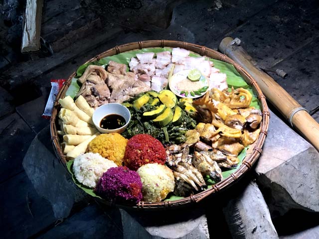 Cỗ lá người Mường - Khám phá nét ẩm thực vùng quê Tân Sơn, Phú Thọ