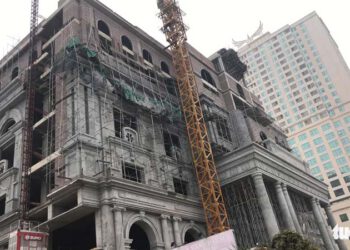 Sập giàn giáo trung tâm thương mại ở Việt Trì