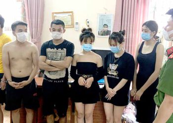 Hơn 40 thanh niên nam, nữ "bay lắc" ở nhiều phòng VIP quán karaoke ở Phú Thọ