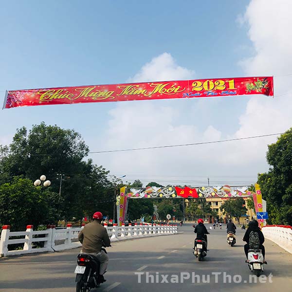 Cầu Trắng - thị xã Phú Thọ chúc mừng năm mới 2021