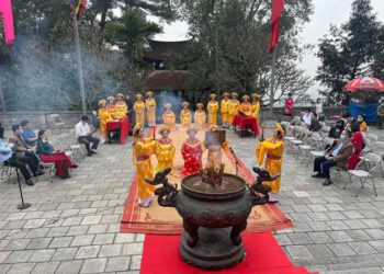 Lễ dâng hương tưởng niệm Tổ mẫu Âu Cơ ngày “Tiên thăng”