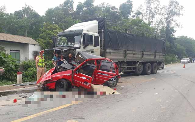 Gia đình 4 người quê Phú Thọ gặp nạn trên đường di du lịch, 1 người tử vong