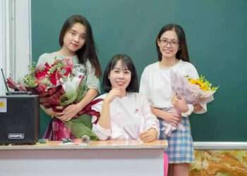 Người truyền lửa văn học bằng cả trái tim