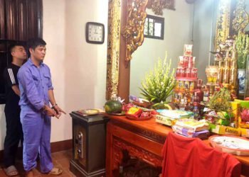 Trộm cắp tiền công đức, 2 chú cháu ruột ở Phú Thọ cùng nhau xộ khám