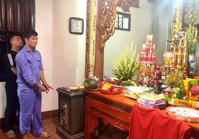 Trộm cắp tiền công đức, 2 chú cháu ruột ở Phú Thọ cùng nhau xộ khám