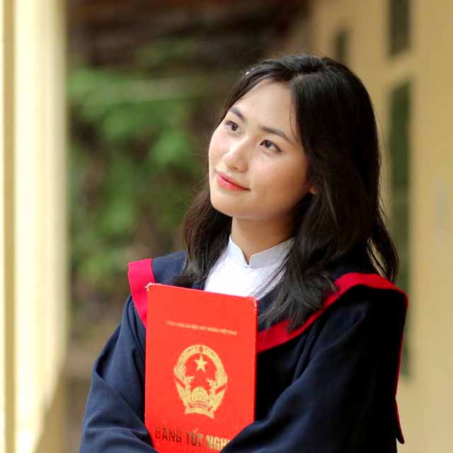 Đỗ Thu Trang, lớp 12A5 Trường THPT Thanh Thủy đạt 55,75 điểm, là thí sinh có tổng điểm thi cao nhất tỉnh Phú Thọ