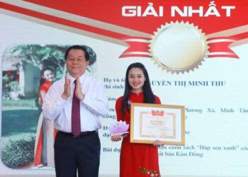 Cô giáo trường làng ở Phú Thọ giành giải Nhất cuộc thi giới thiệu sách về Bác Hồ