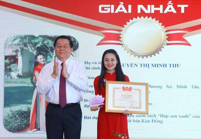 Cô giáo trường làng ở Phú Thọ giành giải Nhất cuộc thi giới thiệu sách về Bác Hồ
