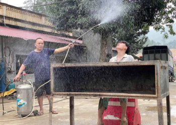 Biến xưởng sửa xe thành studio triệu view