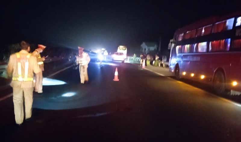 Xuống xe khách, chạy sang đường bị tông tử vong trên cao tốc Nội Bài - Lào Cai