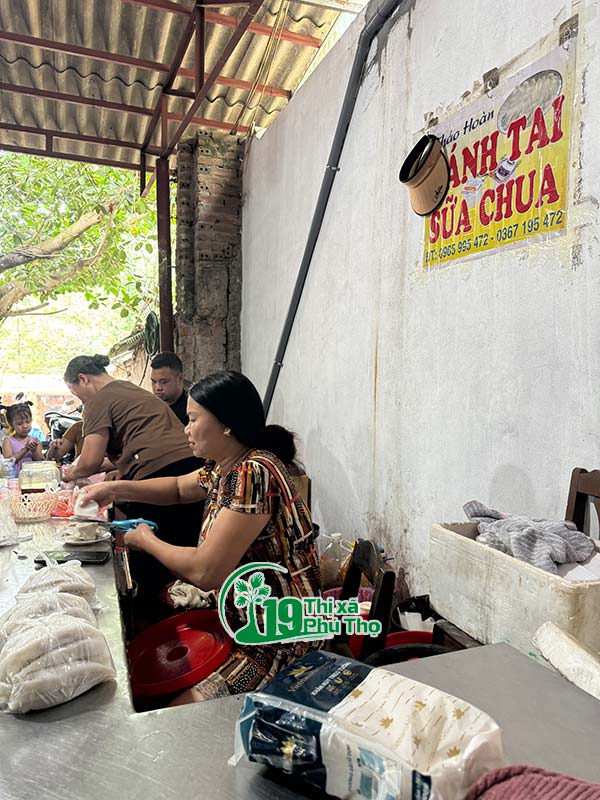 Bánh Tai cô Hoàn chợ Mè